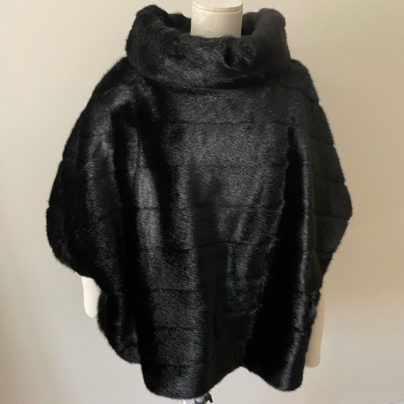 NWT Kate Spade M/L Black Faux Fur Poncho Cape Jacket $598 so Audrey Hepburn - Picture 3 of 11